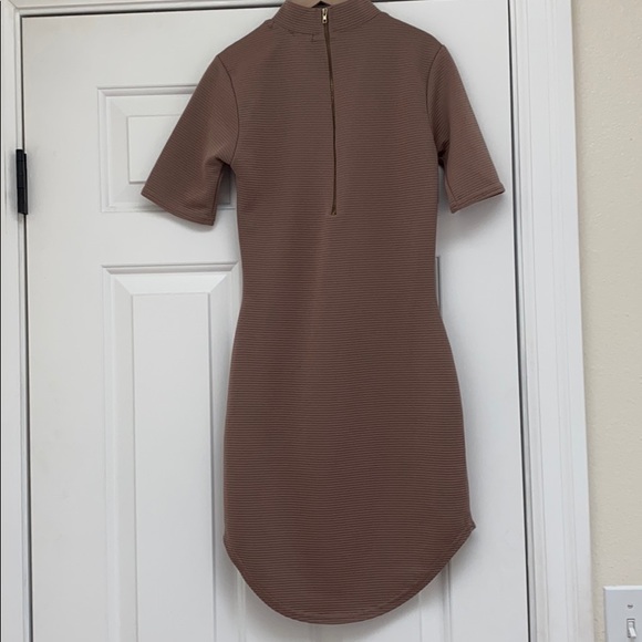 Dress - Picture 5 of 5